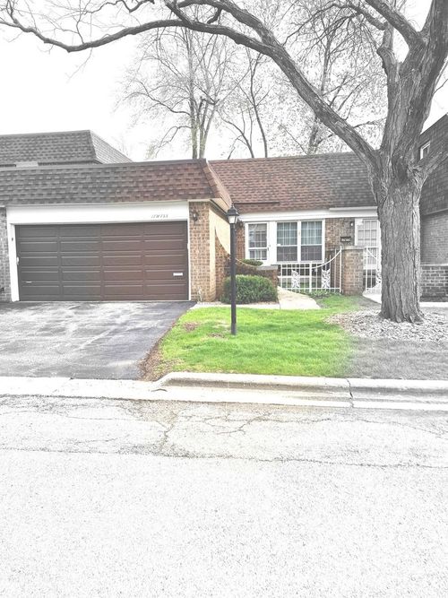 17W755 Standish Lane, Villa Park, IL, 60181 | Card Image