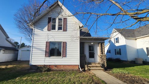 430 W Maple St, Waterloo, IN, 46793-9560 | Card Image