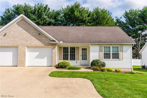 315 Abby Ln, Hartville, OH, 44632-8307 | Card Image