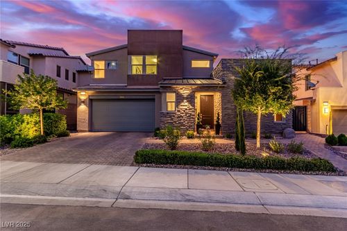 9770 Hiking Ave, Las Vegas, NV, 89166-5166 | Card Image