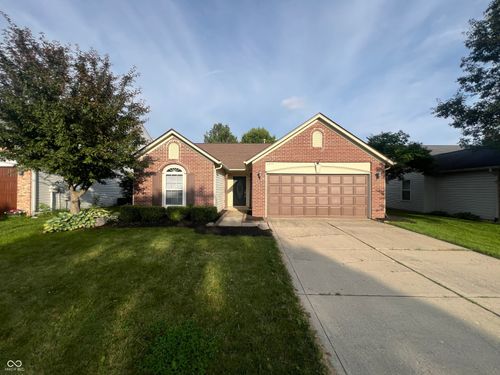6735 Lexington Cir, Zionsville, IN, 46077-9164 | Card Image