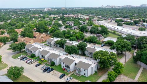 apt-48-2000 Kazmeier Plz, Bryan, TX, 77802-3441 | Card Image
