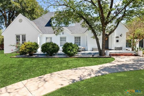 445 Wall St, Belton, TX, 76513-3142 | Card Image