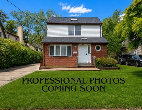 20 School House Lane, Oyster Bay, NY, 11791 | Card Image