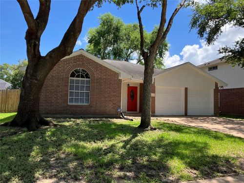 1827 Oak Ridge Dr, Kemah, TX, 77565-8121 | Card Image