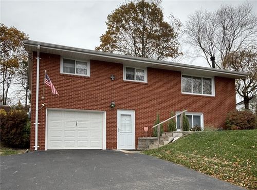 132 Marlene Dr, Beaver Falls, PA, 15010-1041 | Card Image