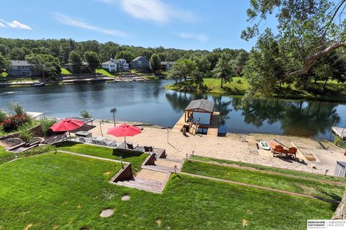 325 Lakehurst Dr, Waterloo, NE, 68069-9787 | Card Image
