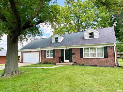 3 Ivywood Dr, Jacksonville, IL, 62650-1711 | Card Image