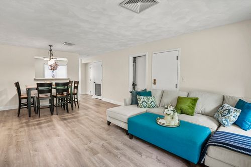 unit-2-330 Sunderland Rd, Worcester, MA, 01604-2543 | Card Image