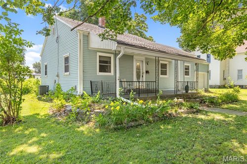 115 W South St, Nokomis, IL, 62075-1637 | Card Image