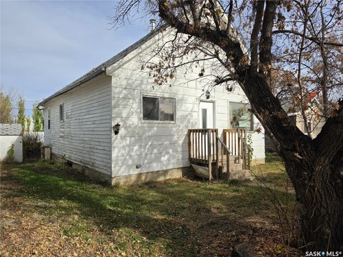 373 6th Avenue E, Unity, SK, S0K4L0 | Card Image