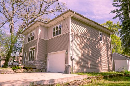 2129727 Glen Cove Rd, Pewaukee, WI, 53072-4839 | Card Image