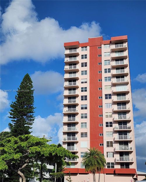 301-3161 S Ocean Dr, Hallandale Beach, FL, 33009-7275 | Card Image