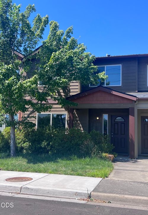 7657 24th Street, White City, OR, 97503 | Card Image