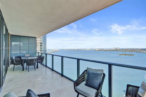 3901-650 Ne 32nd St, Miami, FL, 33137-4244 | Card Image