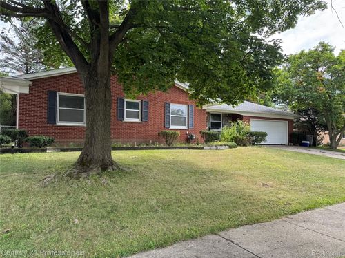 16950 Kinloch, Redford, MI, 48240-2430 | Card Image