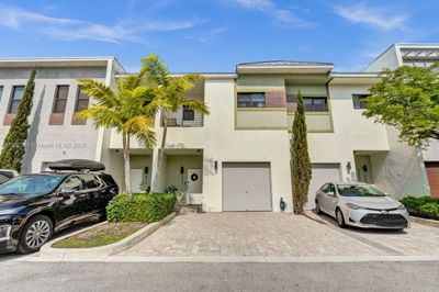 921 Nw 45th Terrace, Townhouse with 3 bedrooms, 2 bathrooms and null parking in Plantation FL | Image 2