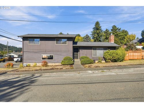 1005 Maple St, Myrtle Point, OR, 97458-1202 | Card Image