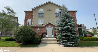 6 - 51 Ferndale Dr S, Home with 2 bedrooms, 1 bathrooms and 1 parking in Barrie ON | Image 1