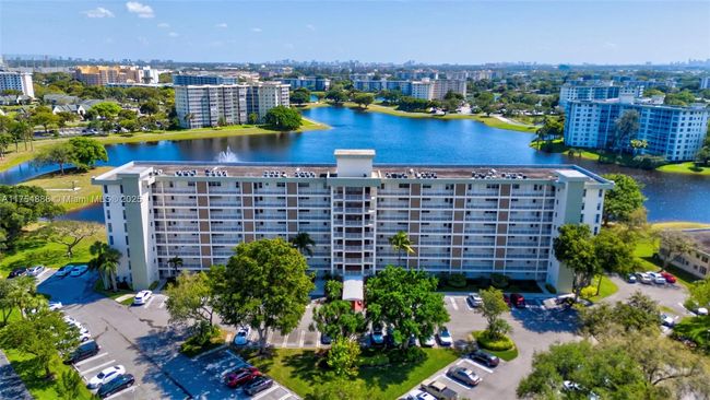 APT-305 - 3091 N Course Dr, Condo with 2 bedrooms, 2 bathrooms and null parking in Pompano Beach FL | Image 26