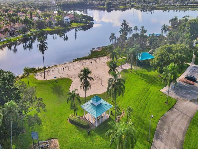 17610 Sw 4 Th Ct, House other with 4 bedrooms, 2 bathrooms and null parking in Pembroke Pines FL | Image 50