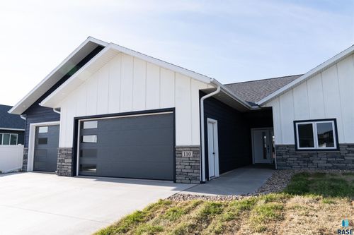 110 E Antioch St, Tea, SD, 57064-2634 | Card Image