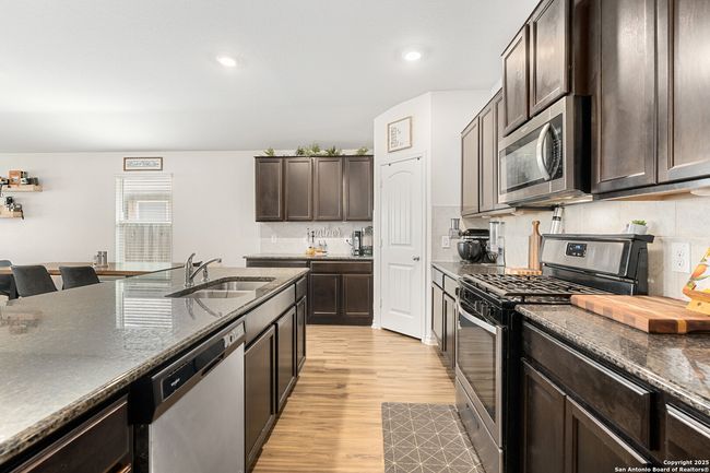 6417 Hoffman Pln, House other with 4 bedrooms, 2 bathrooms and null parking in San Antonio TX | Image 8