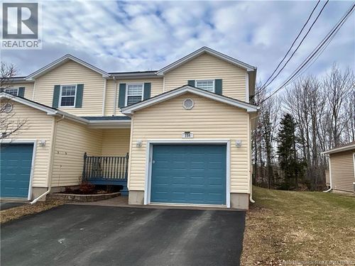 154 Damien St, Dieppe, NB, E1A0H3 | Card Image