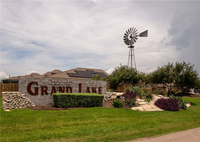 473 Brazos Bend, House other with 4 bedrooms, 2 bathrooms and null parking in Snook TX | Image 32