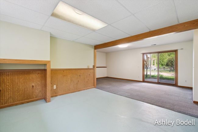 family room | Image 25