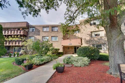 311-2650 Brookwood Way Dr, Rolling Meadows, IL, 60008-2368 | Card Image
