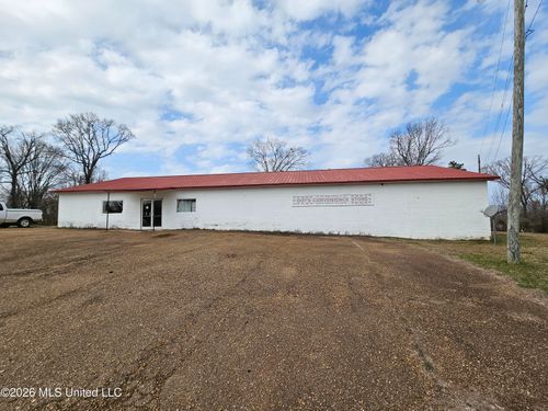 1942 Highway 4 W, Holly Springs, MS, 38635-7226 | Card Image