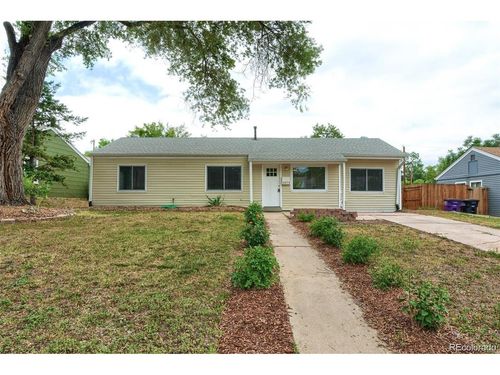 3075 S Grape Way, Denver, CO, 80222-6858 | Card Image