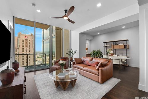 2706-610 E Market St, San Antonio, TX, 78205-2671 | Card Image