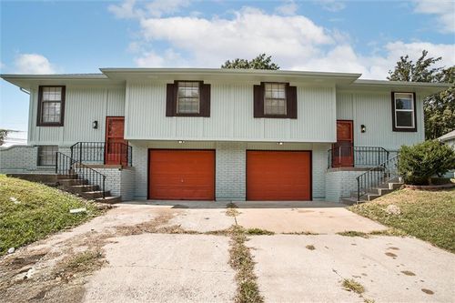 7820 130th Ct, Grandview, MO, 64030-2721 | Card Image