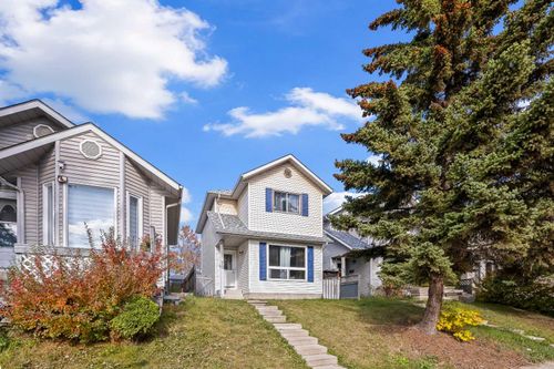 70 Dovercliffe Way Se, Calgary, AB, T2B2C6 | Card Image