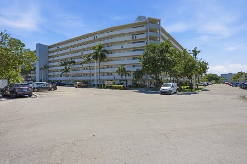 811-1750 Ne 191st St, North Miami Beach, FL, 33179-4284 | Card Image