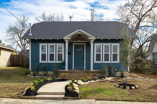 102 E Valverde St, Brenham, TX, 77833-4610 | Card Image