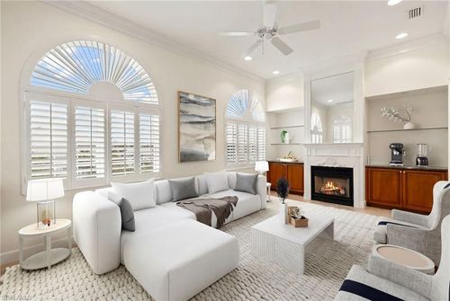 22-109 Barefoot Cir, BONITA SPRINGS, FL, 34134-8574 | Card Image