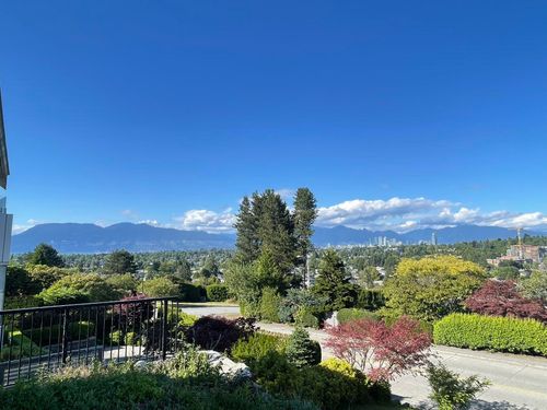 4679 Puget Dr, Vancouver, BC, V6L2V9 | Card Image