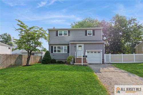 811 Eva St, Piscataway, NJ, 08854-3211 | Card Image