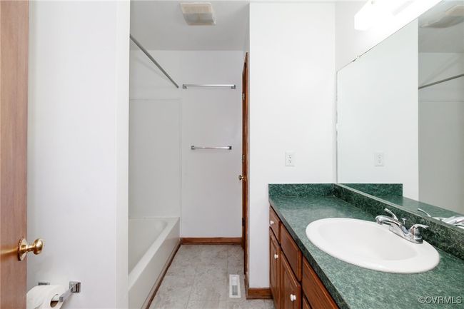 Primary ensuite | Image 17