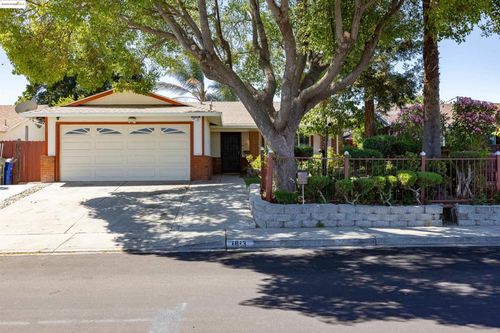 1813 Hanlon Way, Pittsburg, CA, 94565-3562 | Card Image