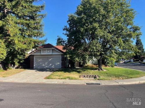 900 Quate Ct, Vacaville, CA, 95688-9280 | Card Image