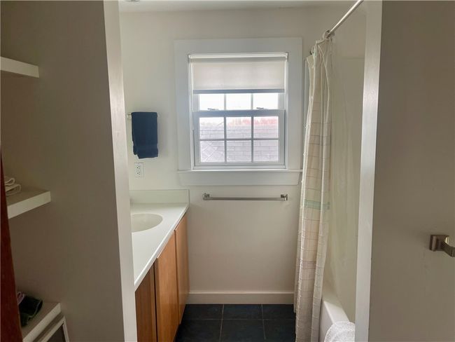899 Cooneymus Rd, House other with 5 bedrooms, 4 bathrooms and 4 parking in Block Island RI | Image 13