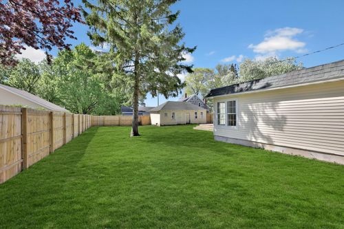 141 Busch Ave, Center City, MN, 55012-7713 | Card Image