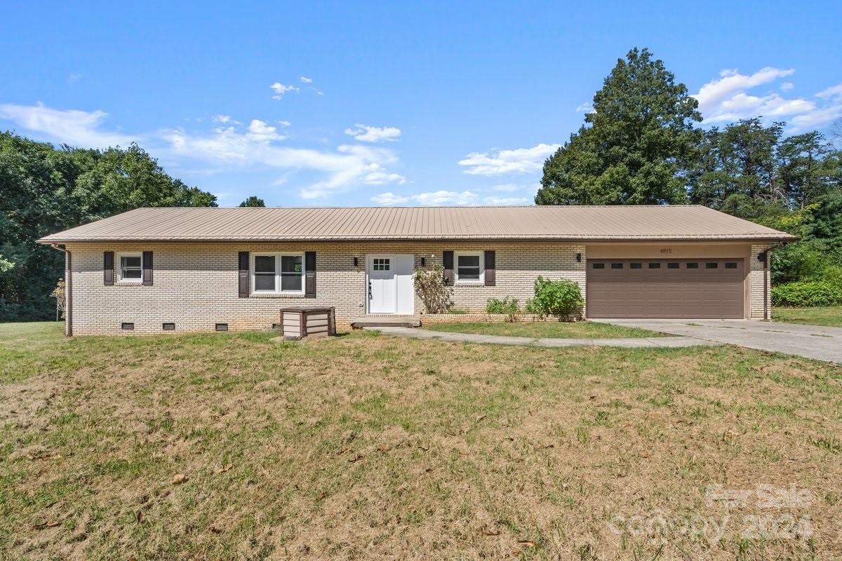 Salisbury St, Hickory, NC 28601
