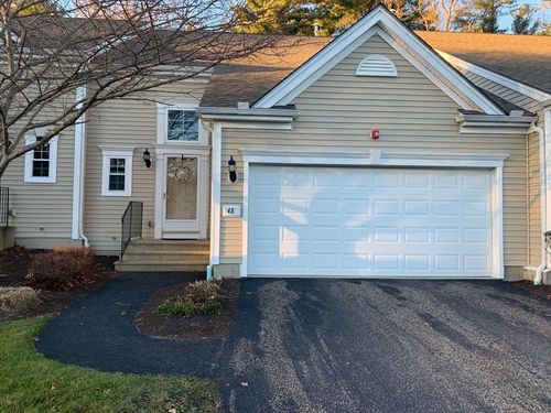 48-48 Stonebridge Dr, Hanson, MA, 02341 | Card Image