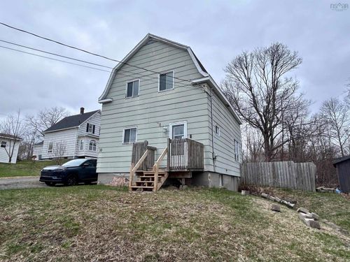 10 Weir Avenue, Stellarton, NS, B0K1S0 | Card Image