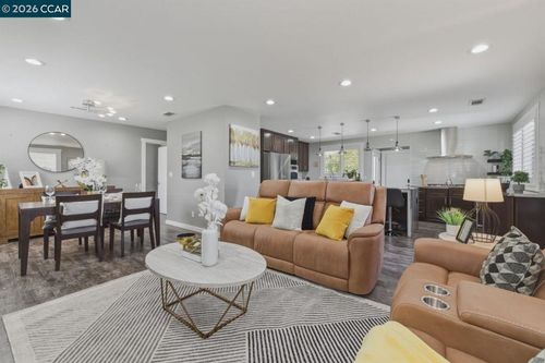 625 Bernal Ave, Sunnyvale, CA, 94085-3276 | Card Image